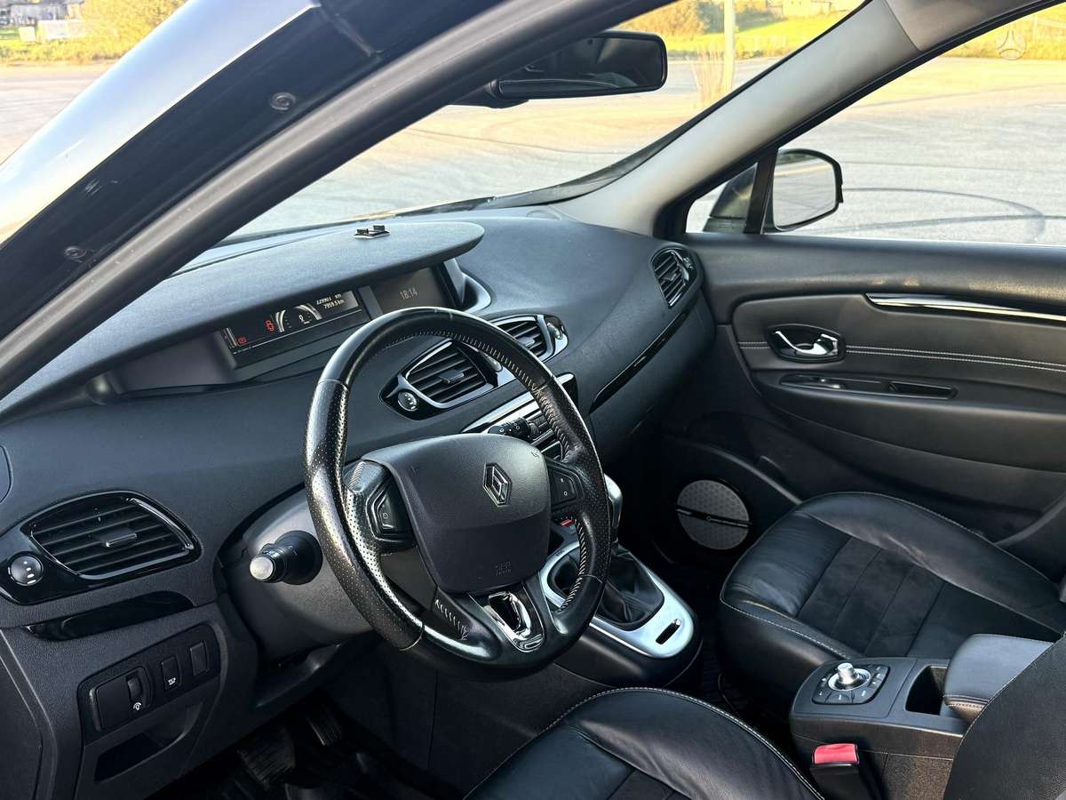 Renault Scenic 2015 — photo 10