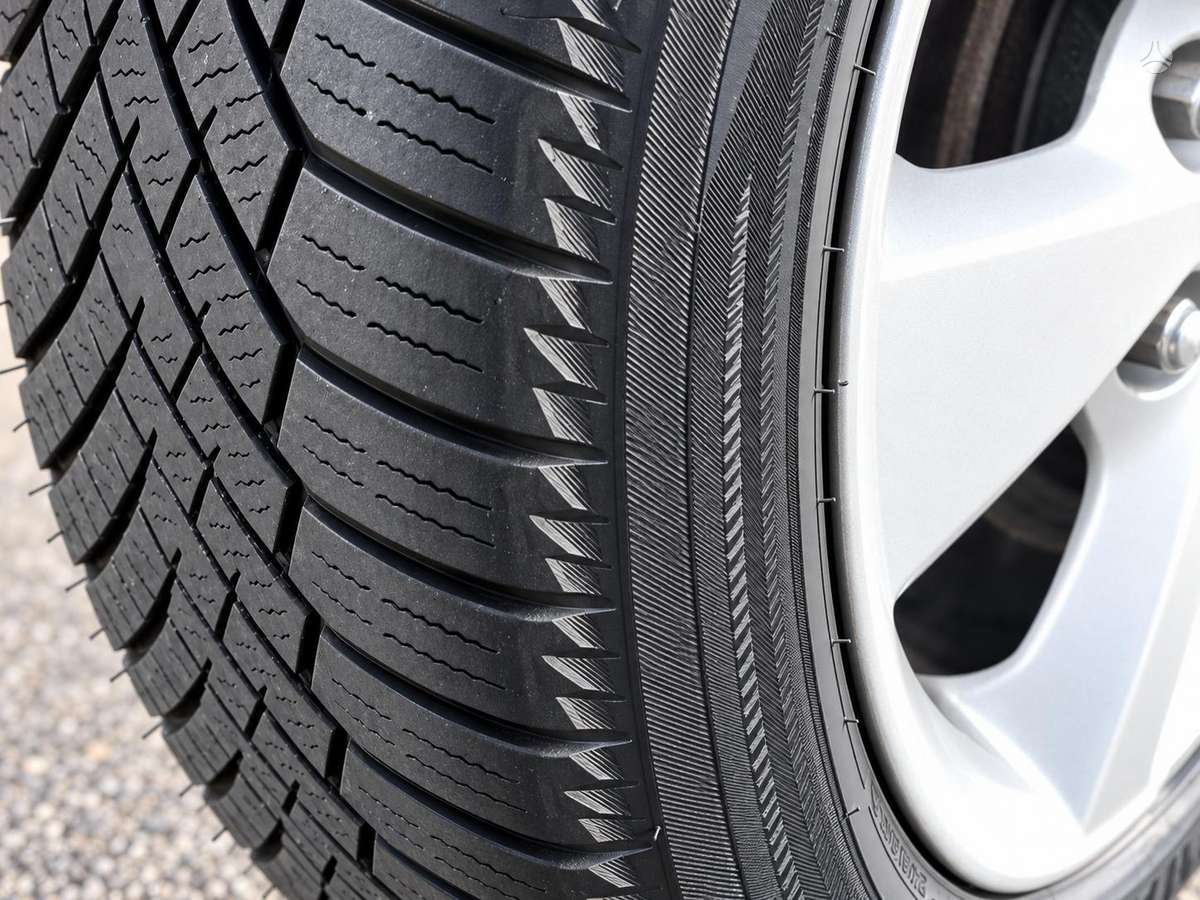 Honda FR-V 2009 — photo 12