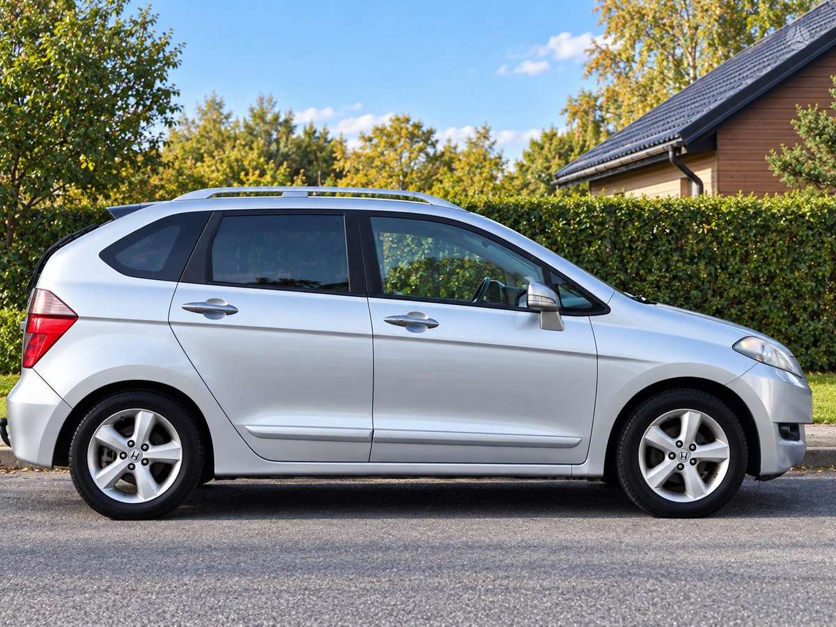 Honda FR-V 2009 — photo 7