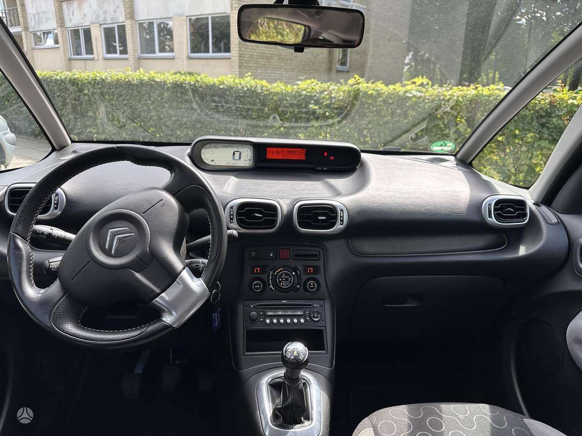 Citroen C3 2009 — photo 8
