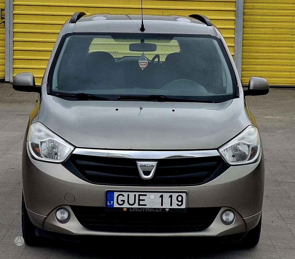Dacia Lodgy 2013 — вигляд ззаду