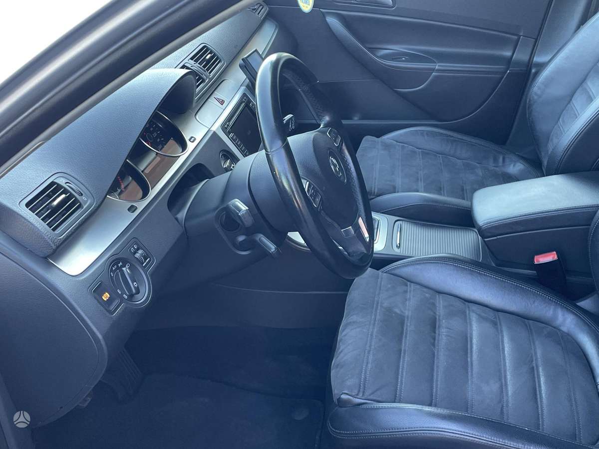 Volkswagen Passat 2010 — photo 11