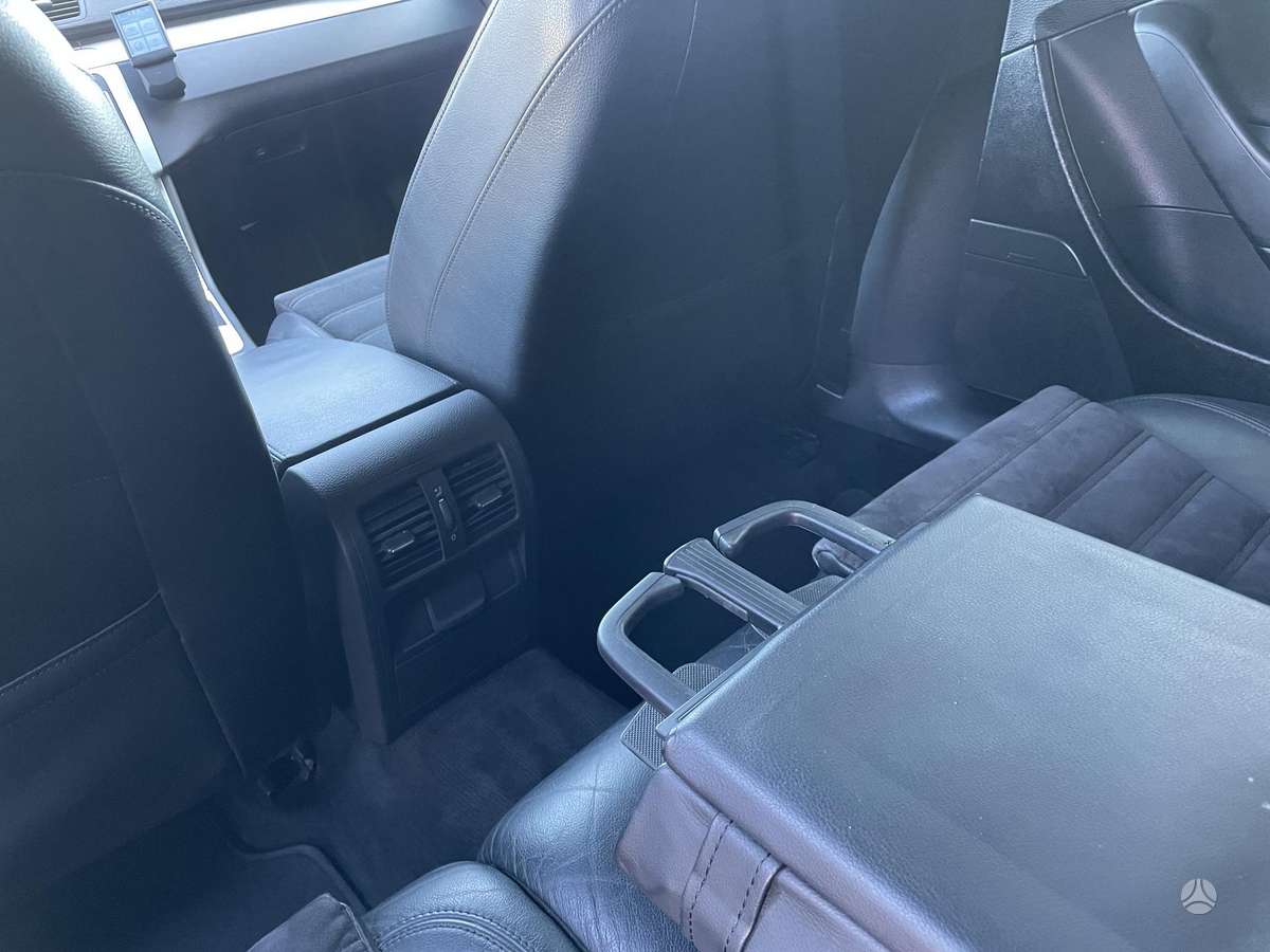 Volkswagen Passat 2010 — photo 14