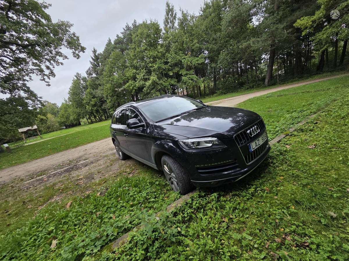 Audi Q7 2009 — rear view