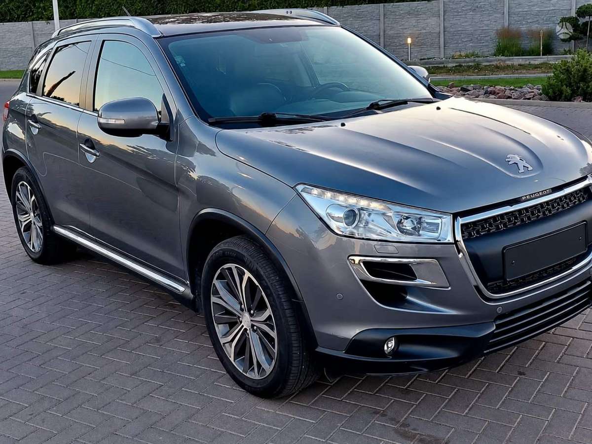 Peugeot 4008 2013 — rear view