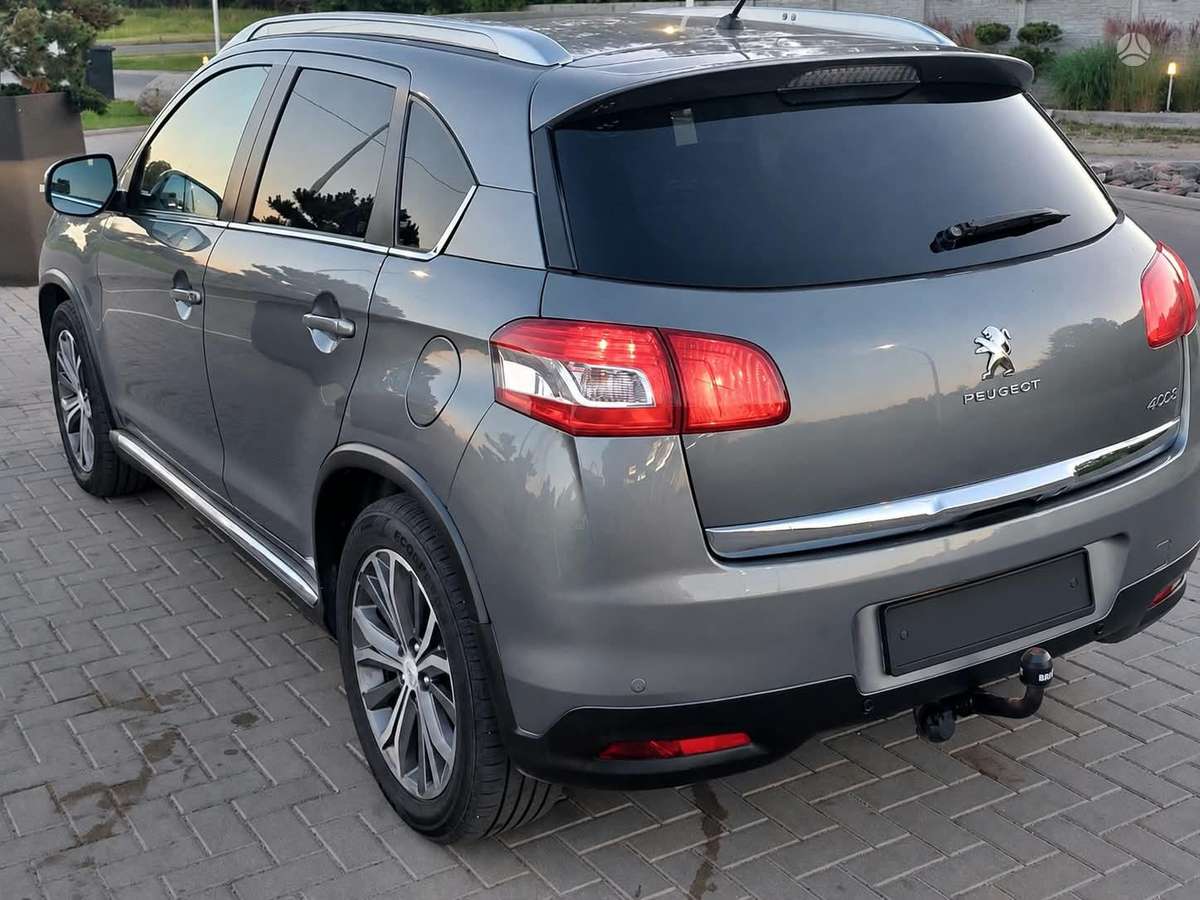Peugeot 4008 2013 — interior