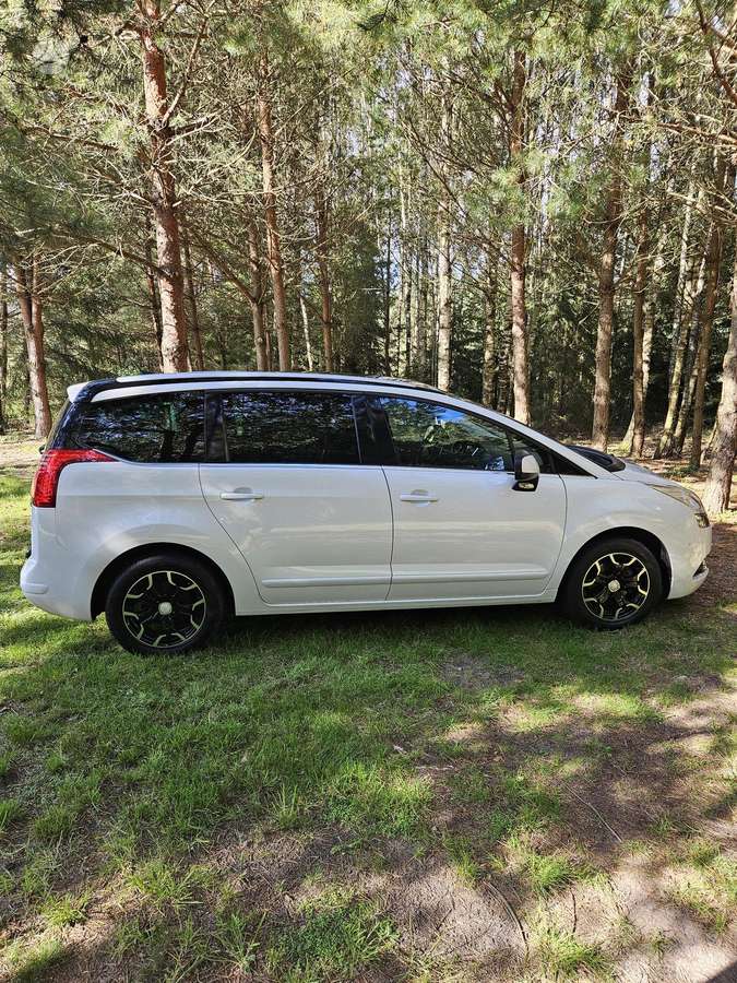 Peugeot 5008, 2009