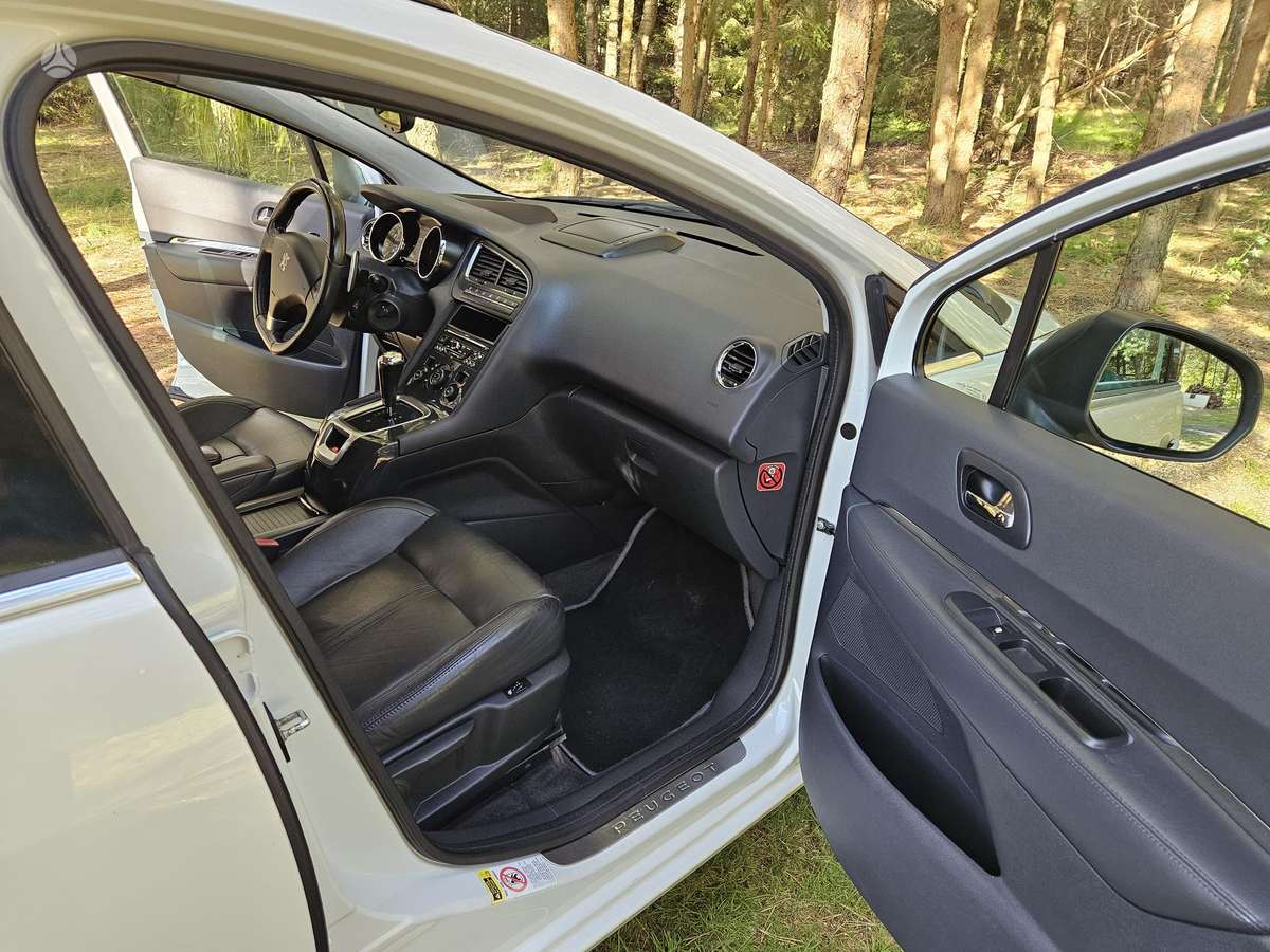 Peugeot 5008 2009 — photo 13