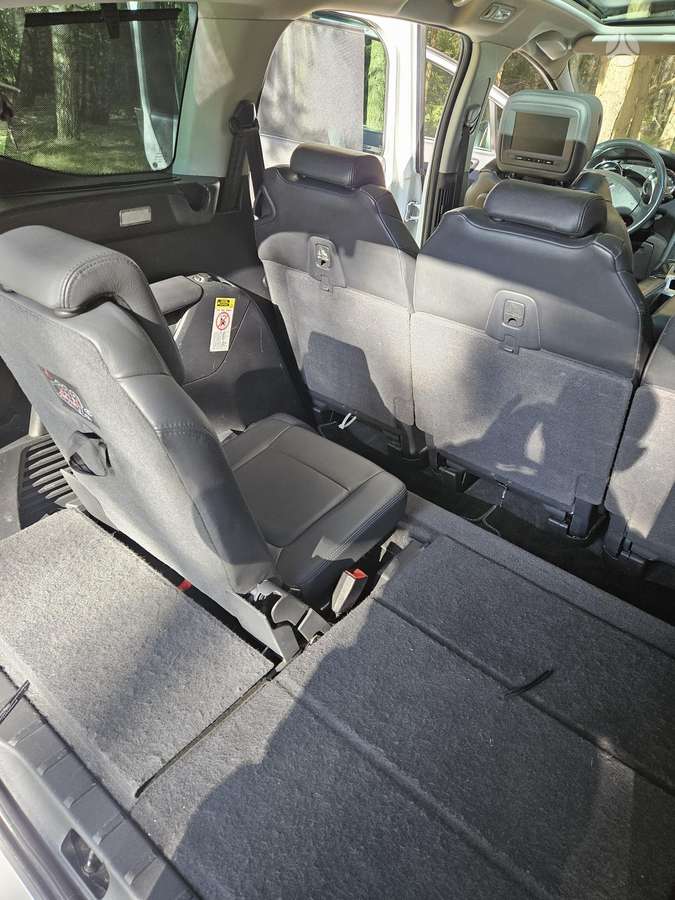 Peugeot 5008 2009 — photo 17