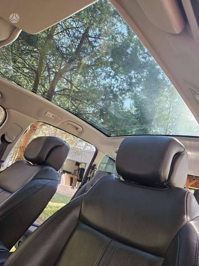 Peugeot 5008 2009 — photo 20