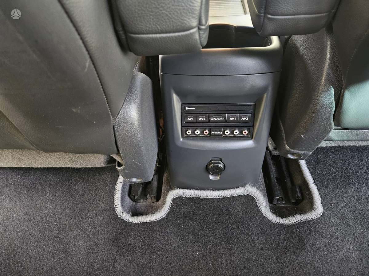 Peugeot 5008 2009 — photo 21