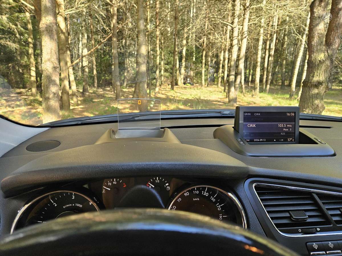 Peugeot 5008 2009 — photo 24