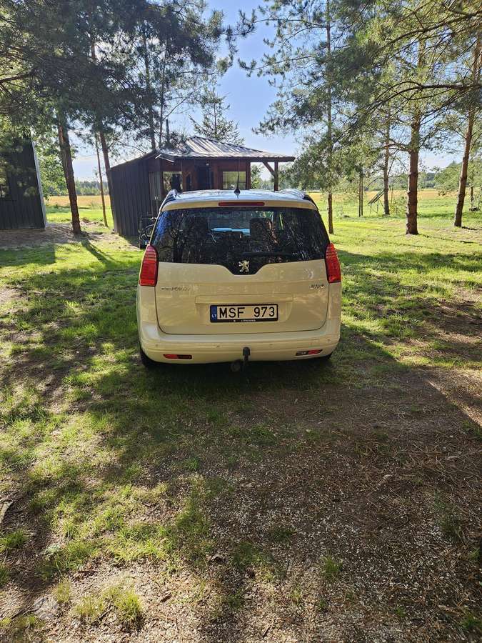 Peugeot 5008 2009 — photo 5