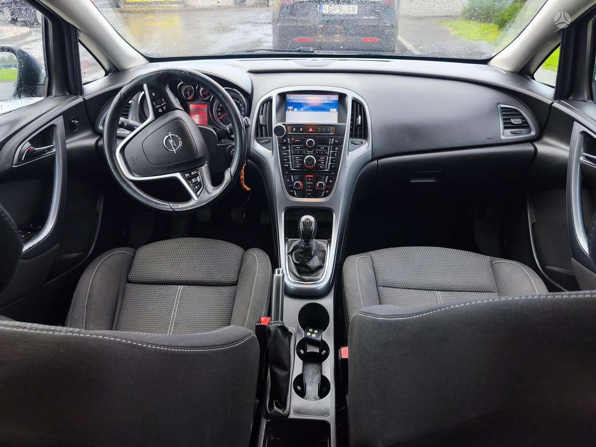 Opel Astra 2013 — photo 5