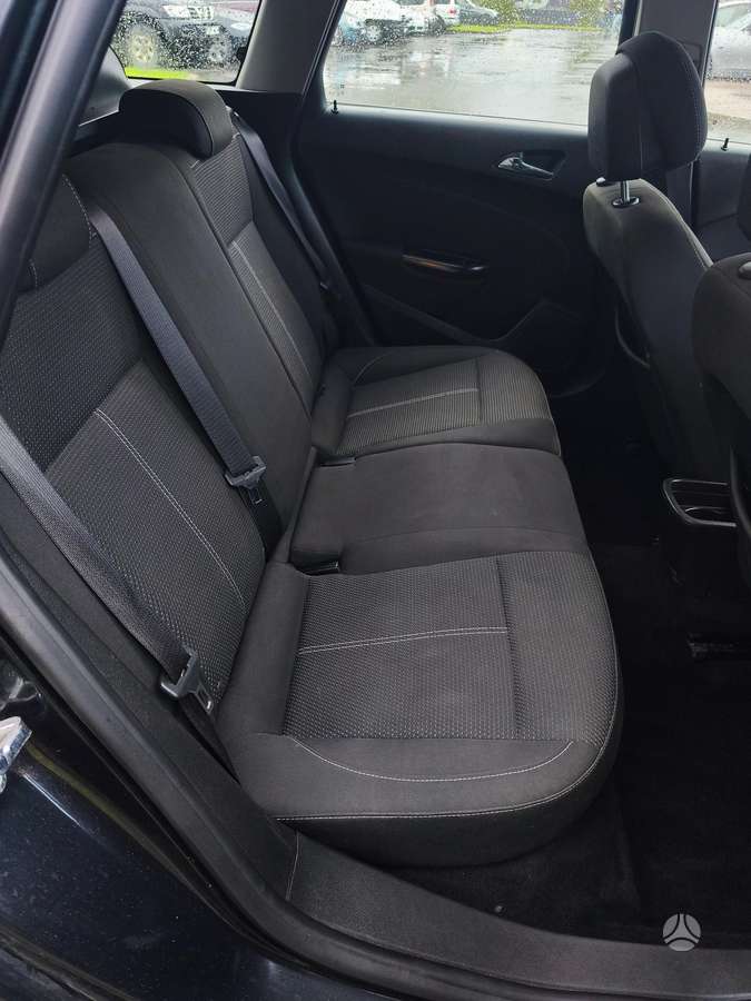 Opel Astra 2013 — photo 7
