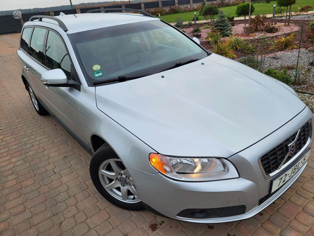 Volvo V70 2009 — photo 10
