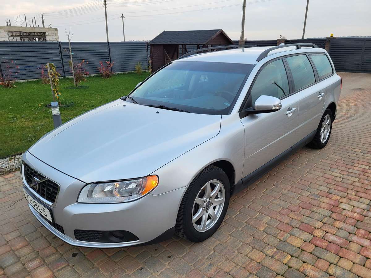 Volvo V70 2009 — photo 11
