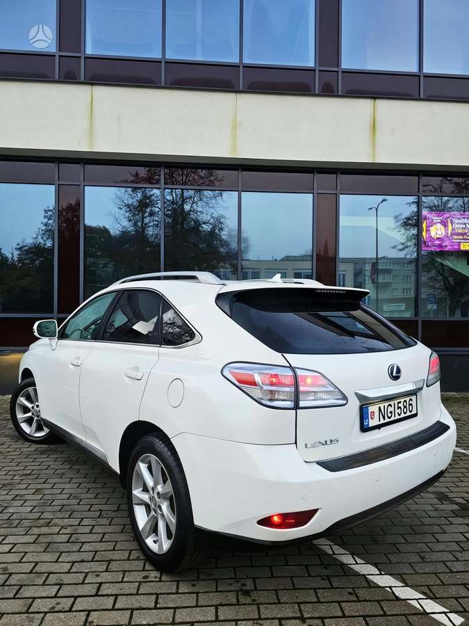 Lexus RX 2011 — двигун 3456 cm³, 277 HP (204kW)
