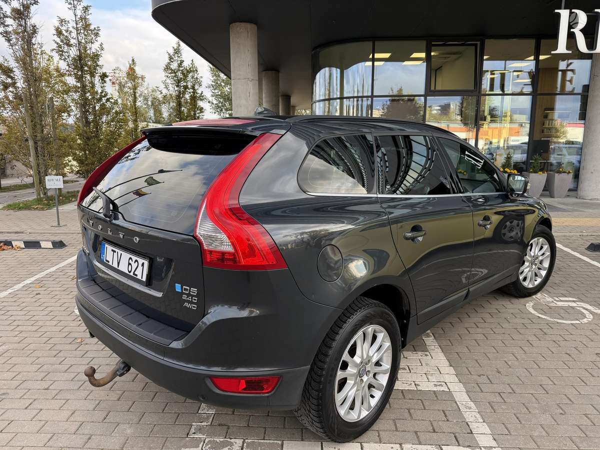 Volvo XC60 2009 — photo 16