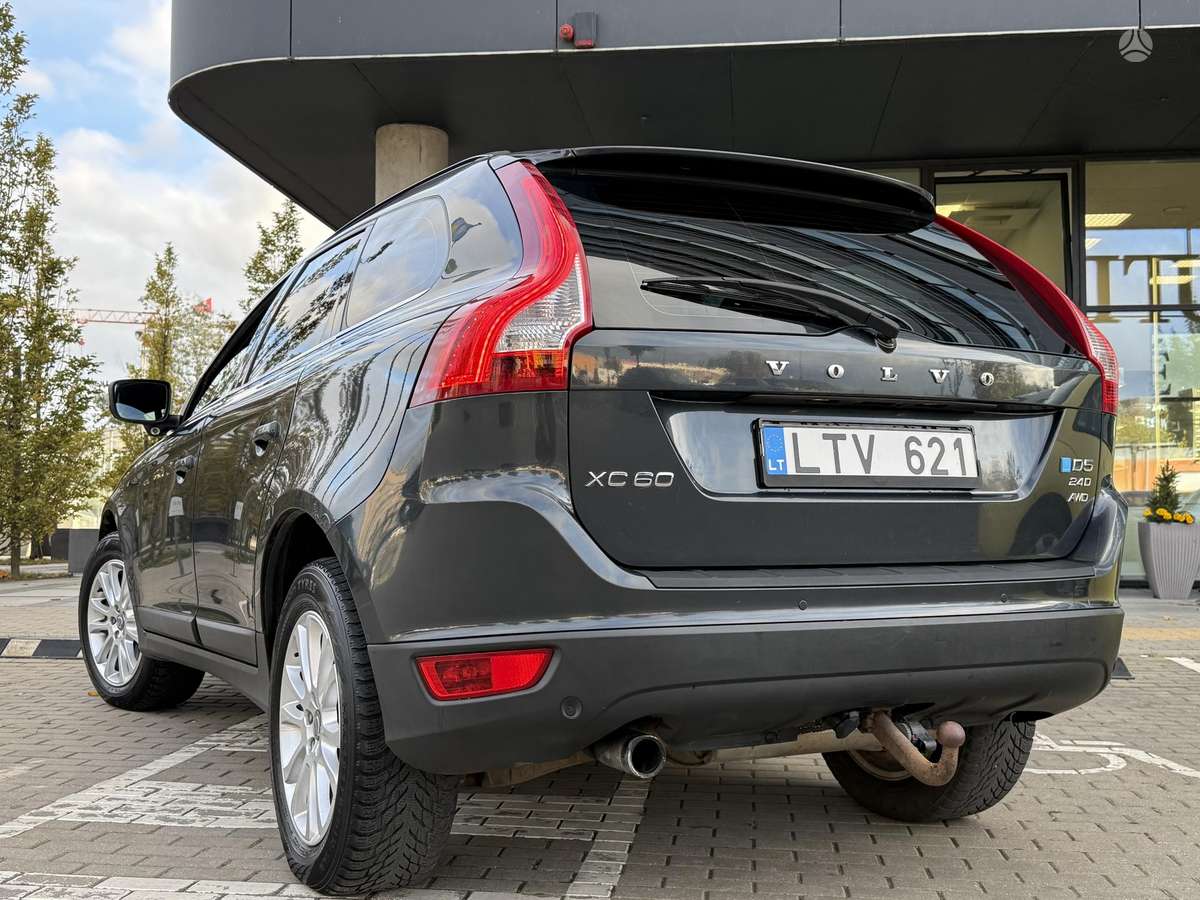 Volvo XC60 2009 — rear view