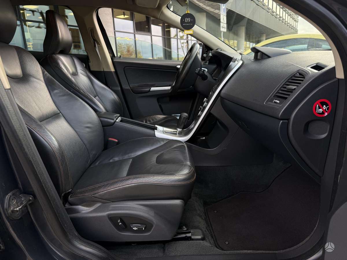 Volvo XC60 2009 — photo 20
