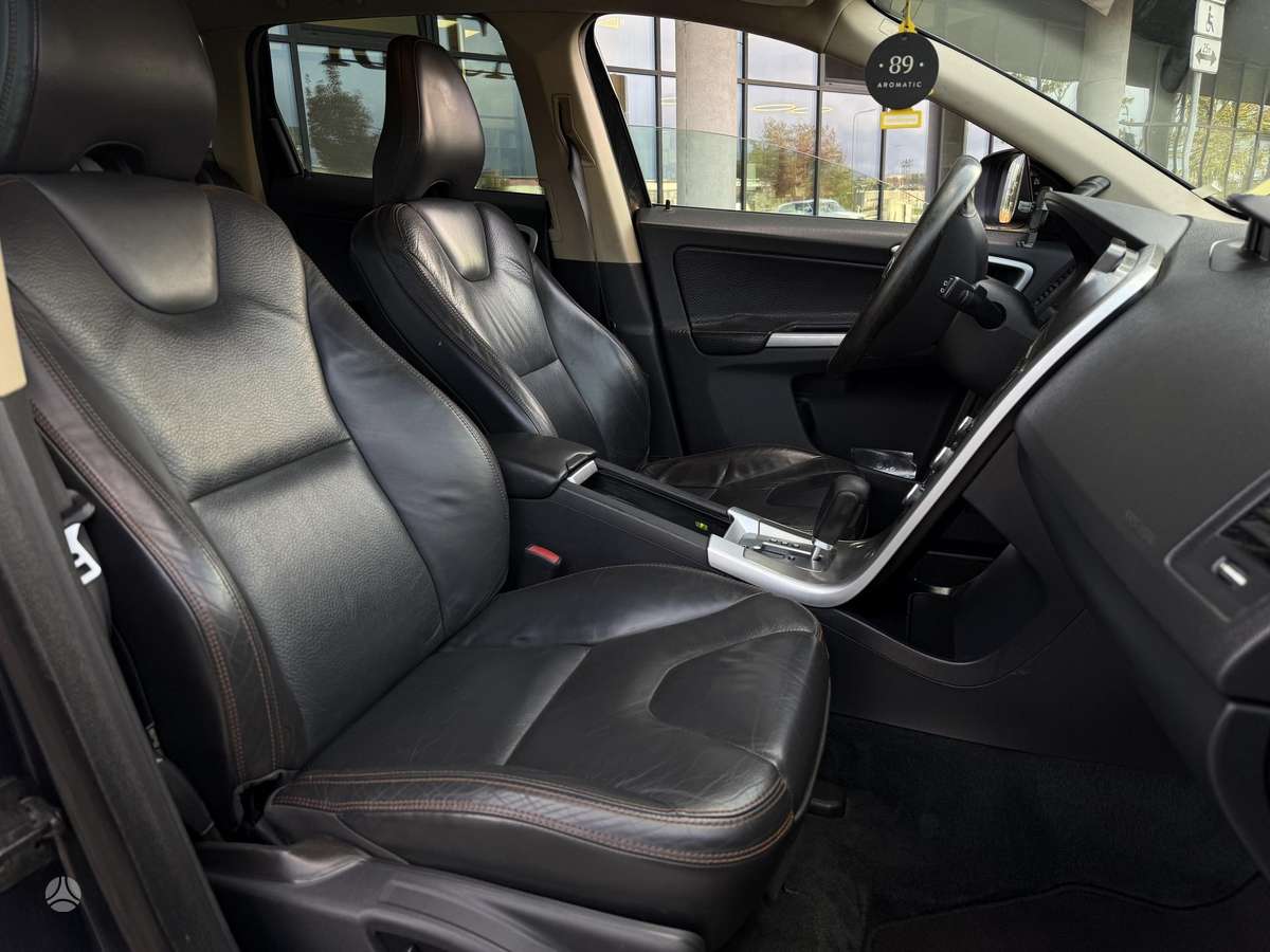 Volvo XC60 2009 — photo 21