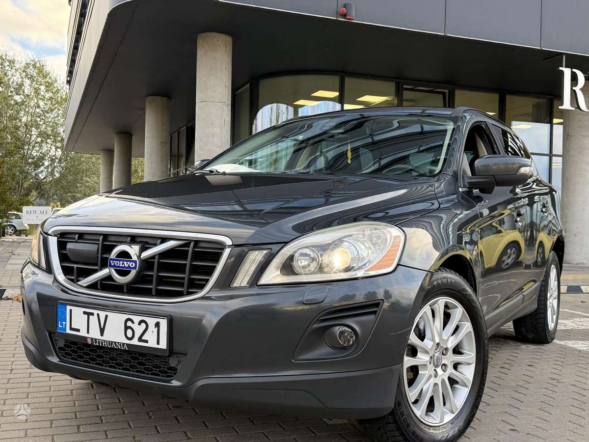 Volvo XC60 2009 — interior