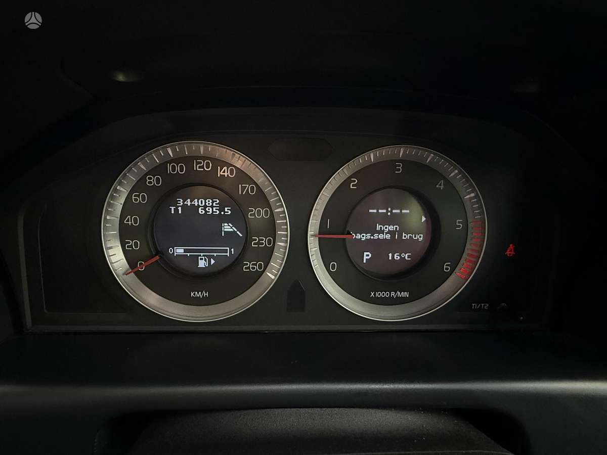Volvo XC60 2009 — photo 35