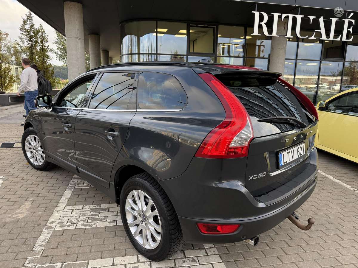 Volvo XC60 2009 — engine 2400 cm³, 163 HP (120kW)