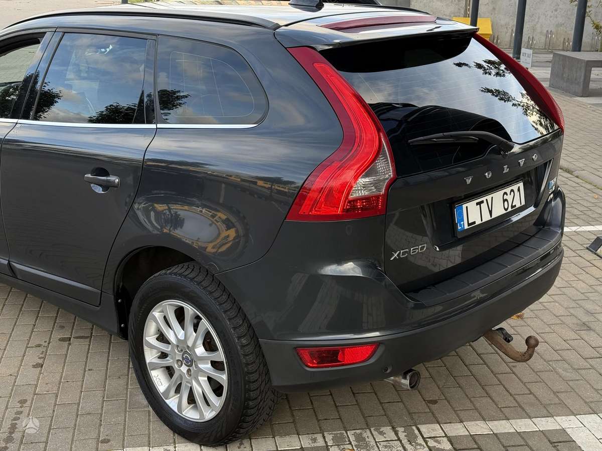 Volvo XC60 2009 — photo 8