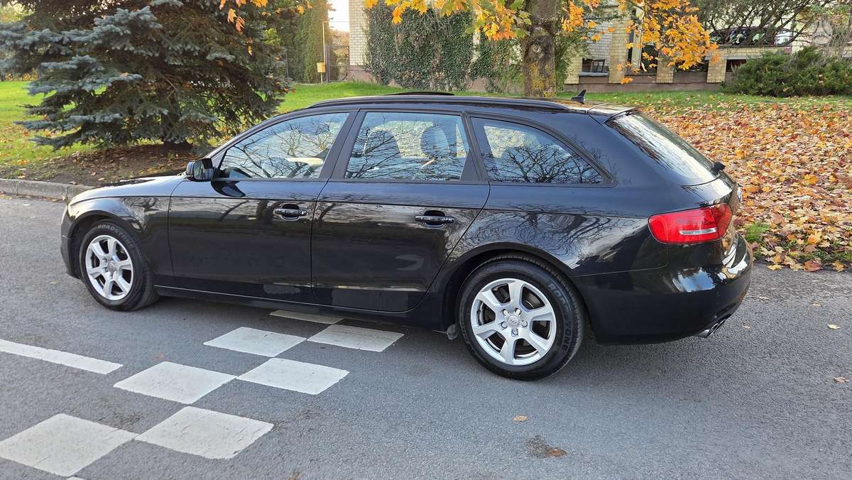 Audi A4 2013 — салон