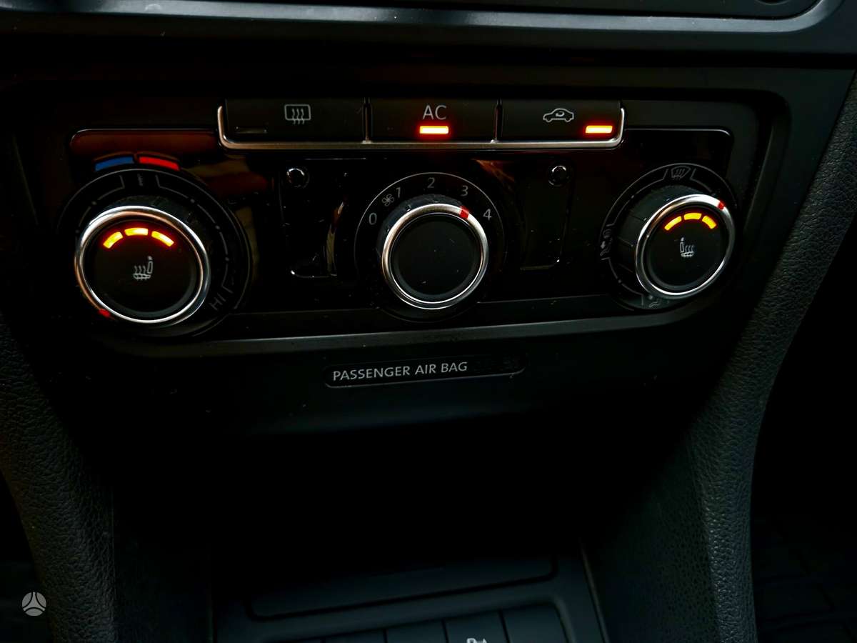 Volkswagen Golf 2011 — photo 20