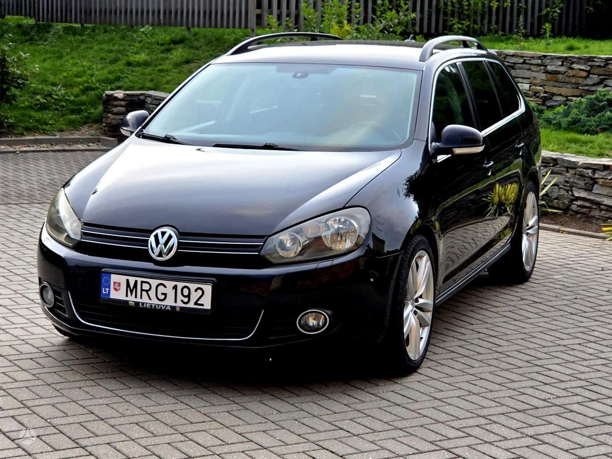 Volkswagen Golf 2011 — interior