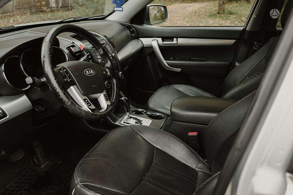 Kia Sorento 2011 — photo 11