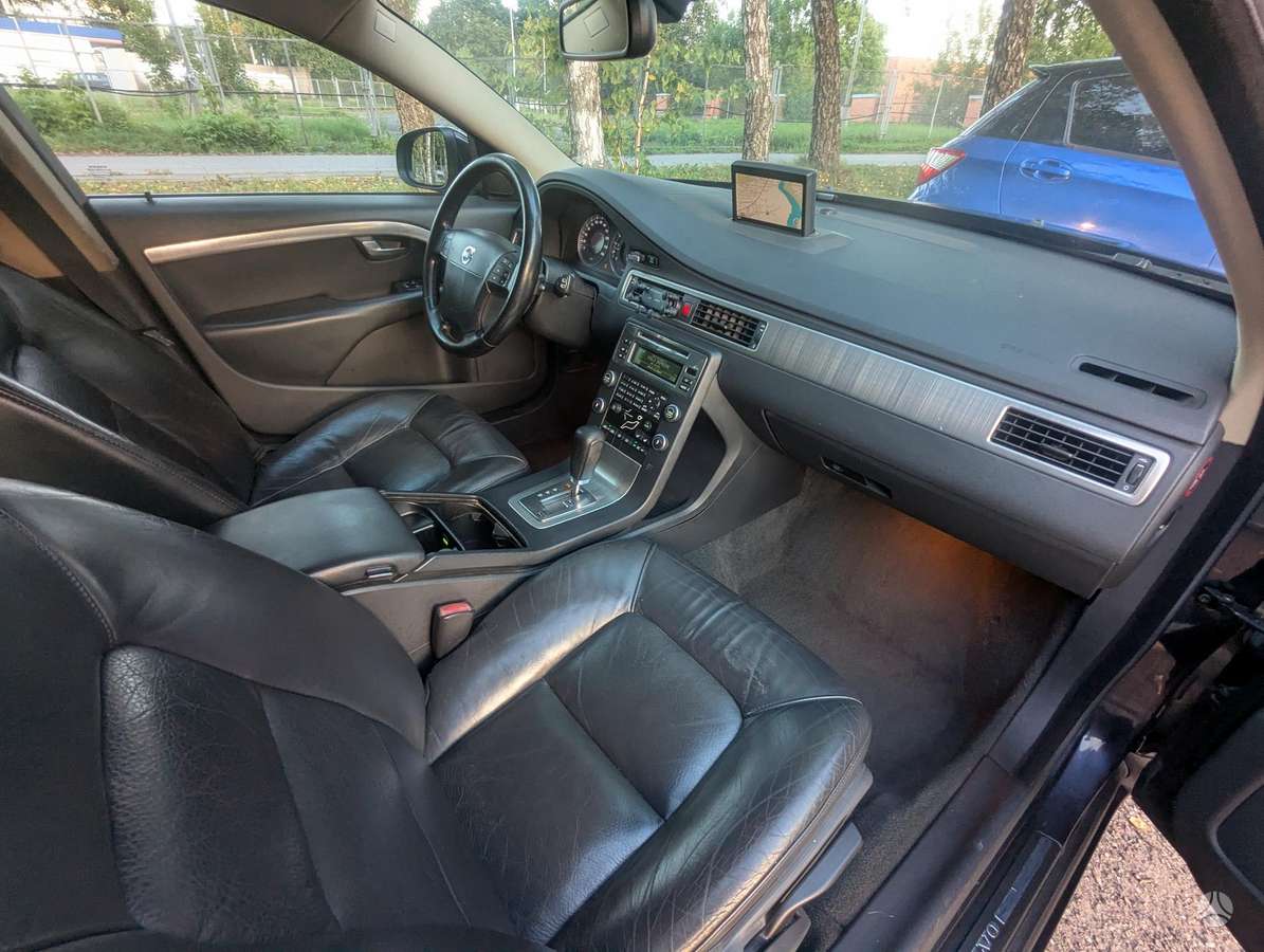 Volvo V70 2008 — photo 10