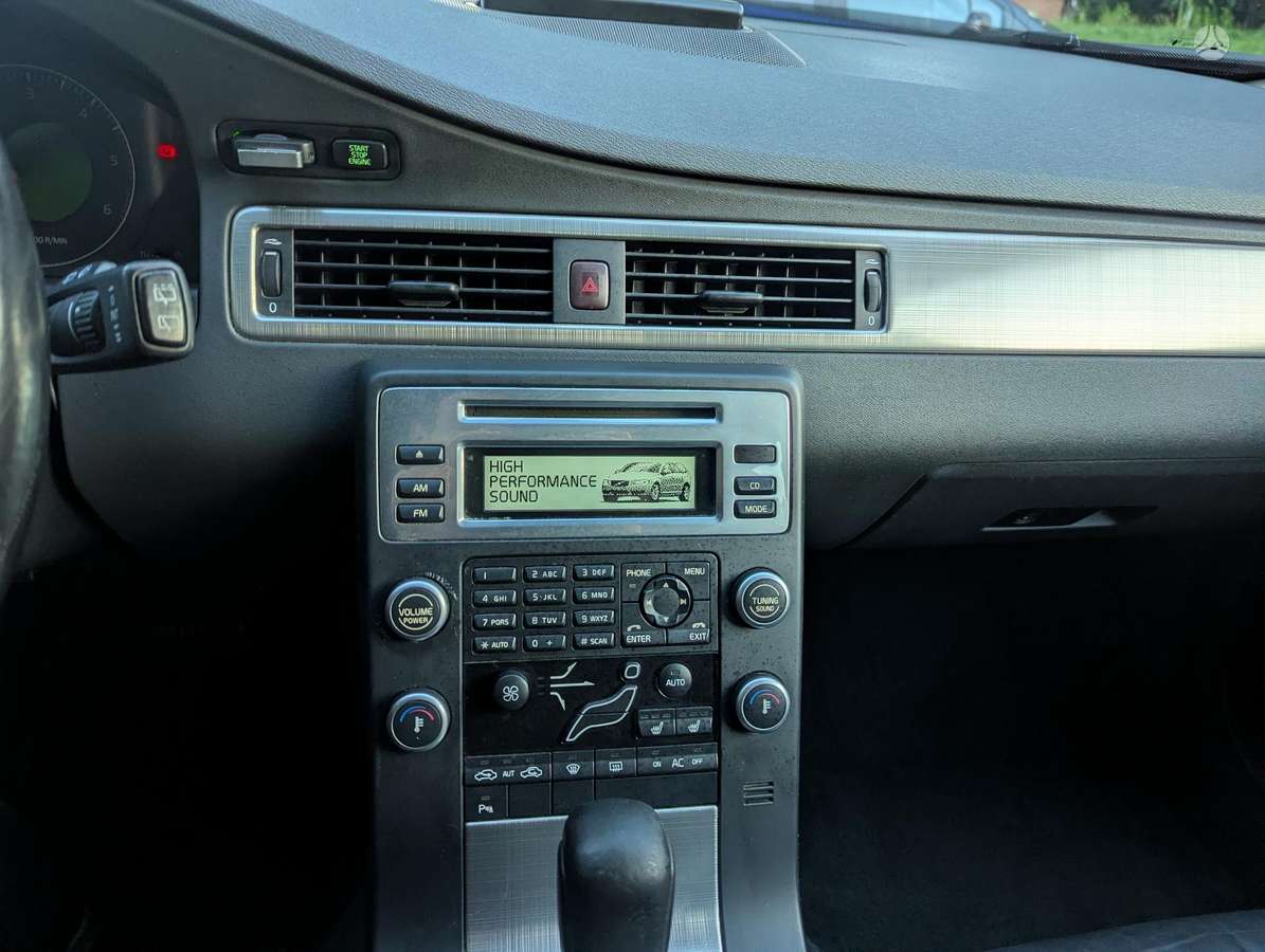 Volvo V70 2008 — photo 14