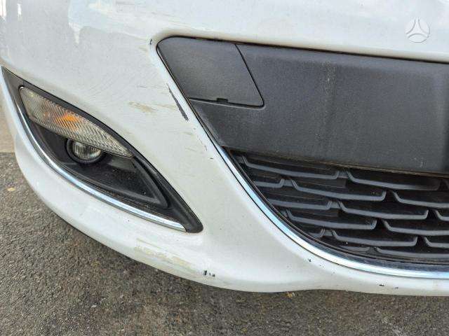 Opel Astra 2015 — салон