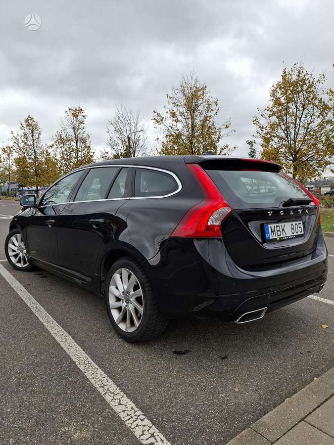 Volvo V60 2014 — салон