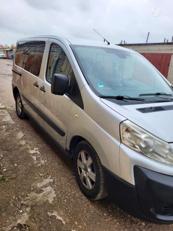Citroen Jumpy 2010 — rear view