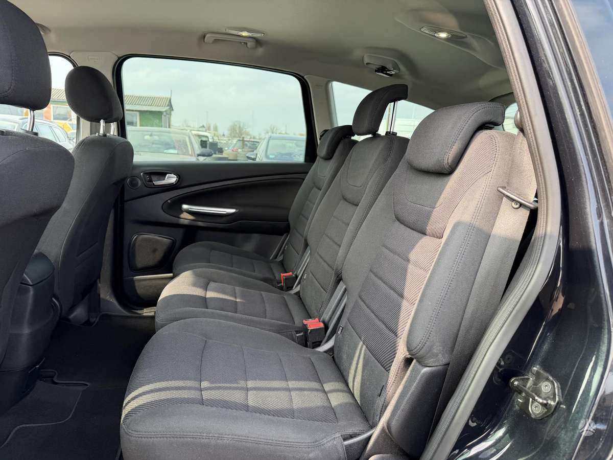 Ford S-MAX 2012 — photo 10
