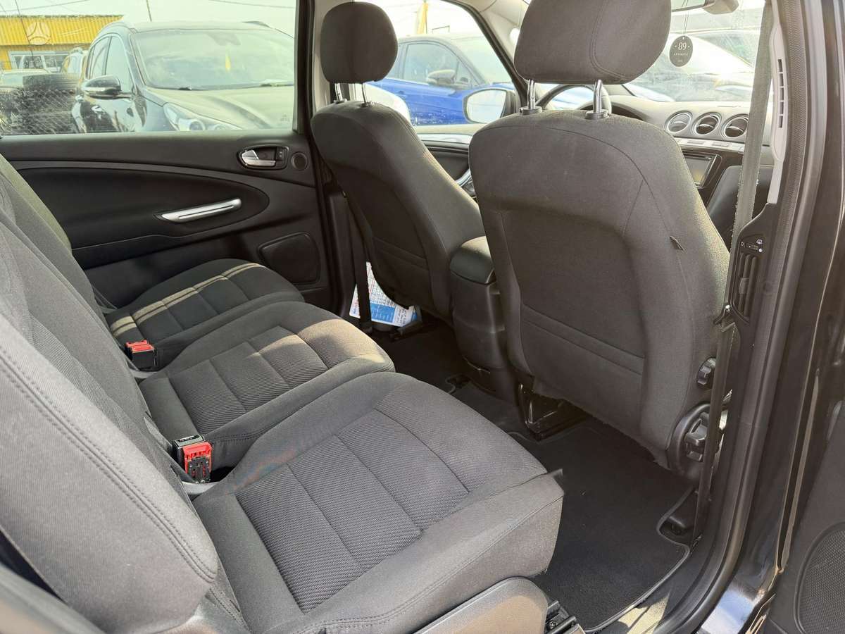 Ford S-MAX 2012 — photo 17