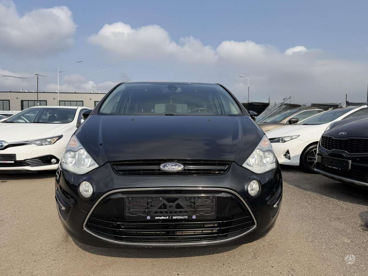 Ford S-MAX 2012 — rear view