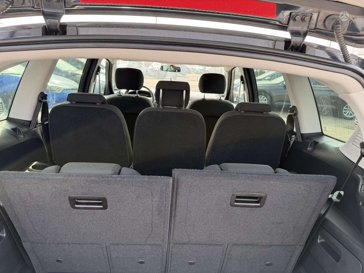 Ford S-MAX 2012 — photo 9