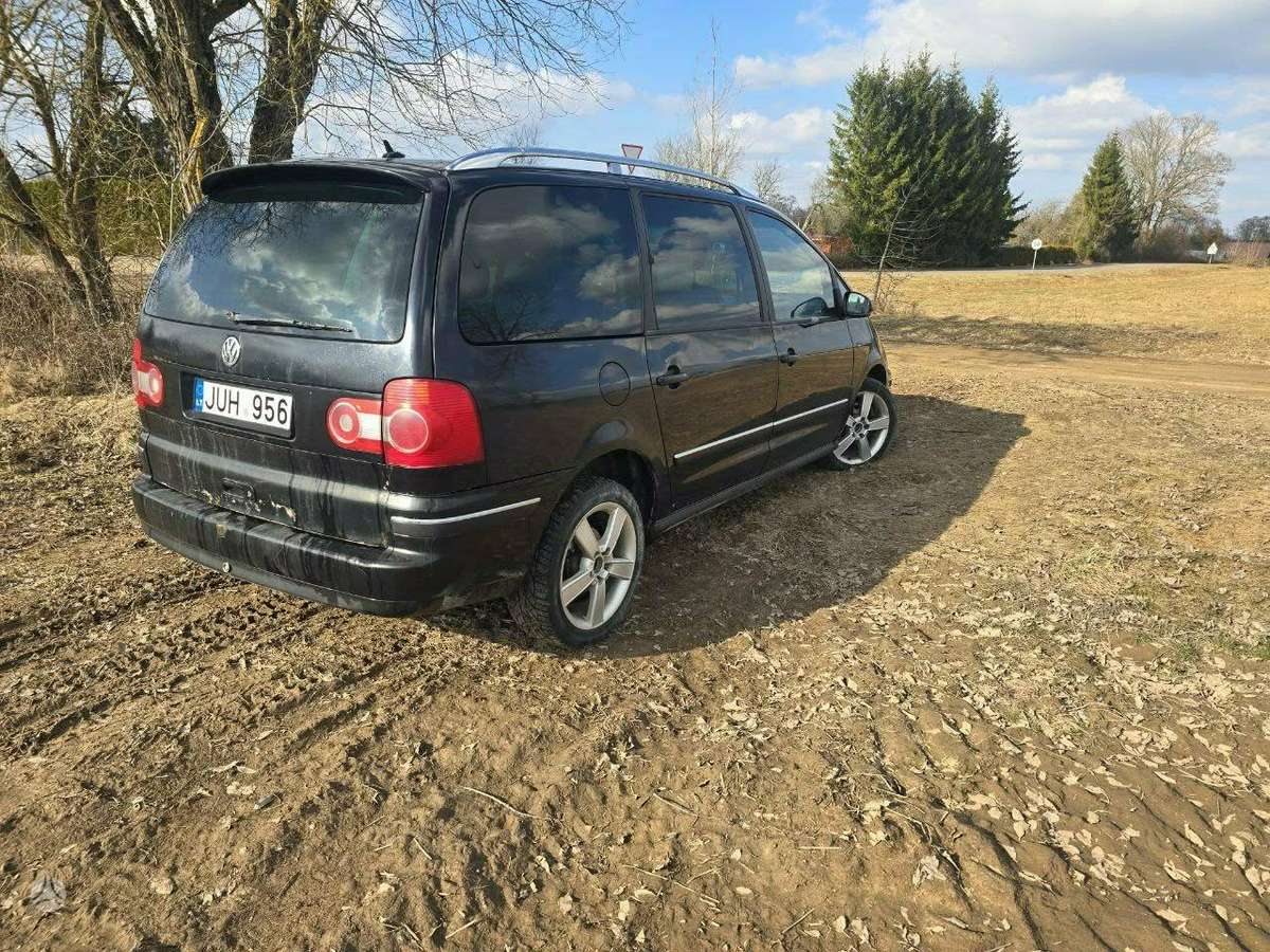 Volkswagen Sharan 2006 — салон