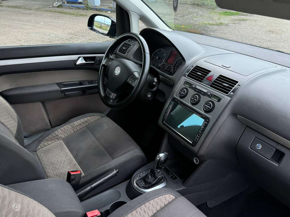 Volkswagen Touran 2007 — photo 16