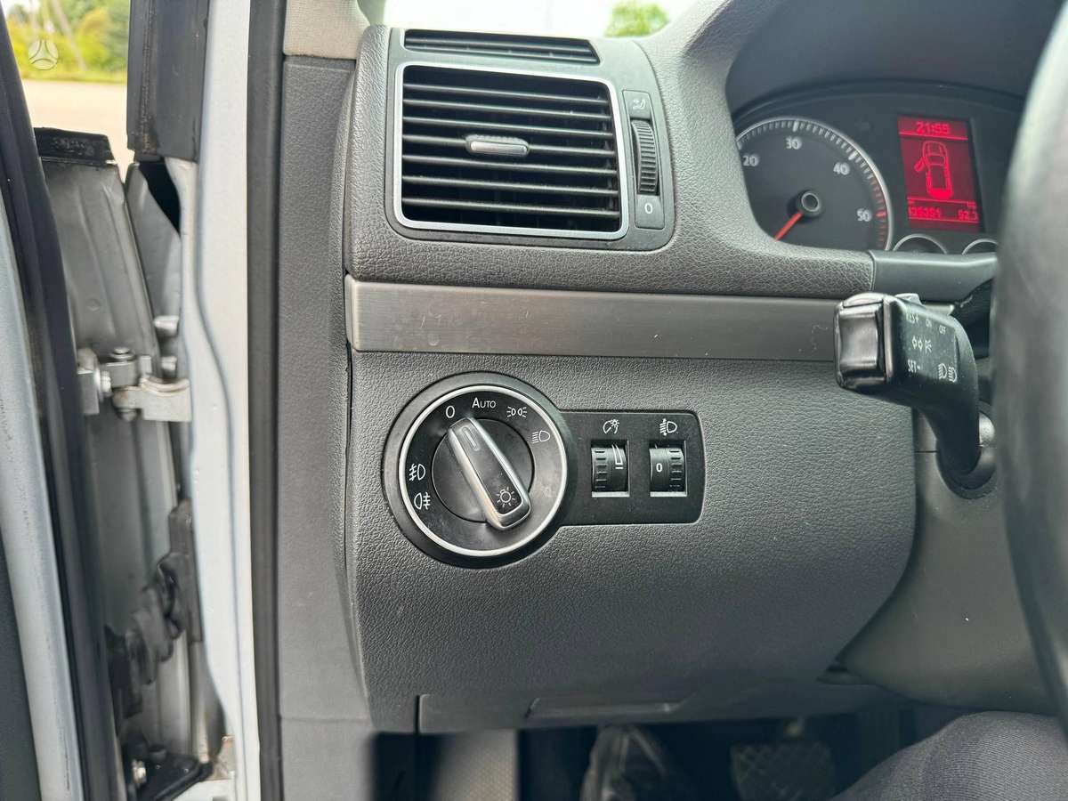 Volkswagen Touran 2007 — photo 21