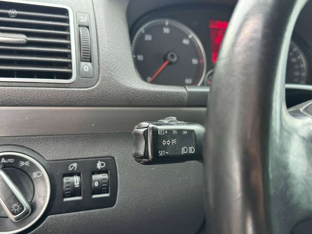 Volkswagen Touran 2007 — photo 22