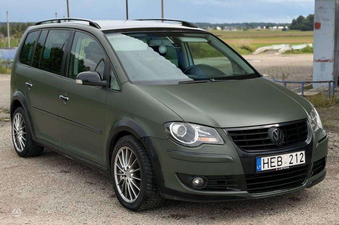 Volkswagen Touran 2007 — interior