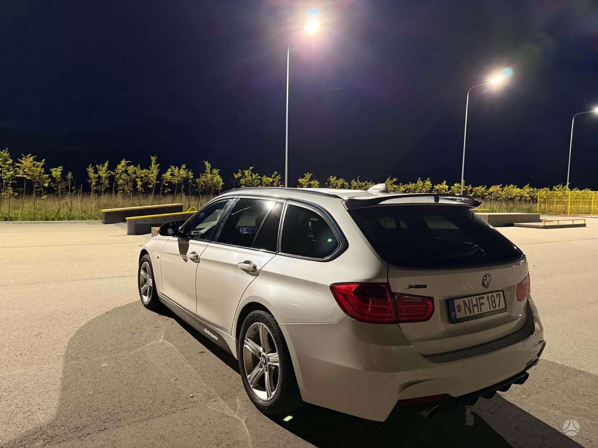 BMW 320 2013 — салон