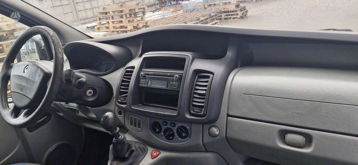 Renault Trafic 2014 — photo 6